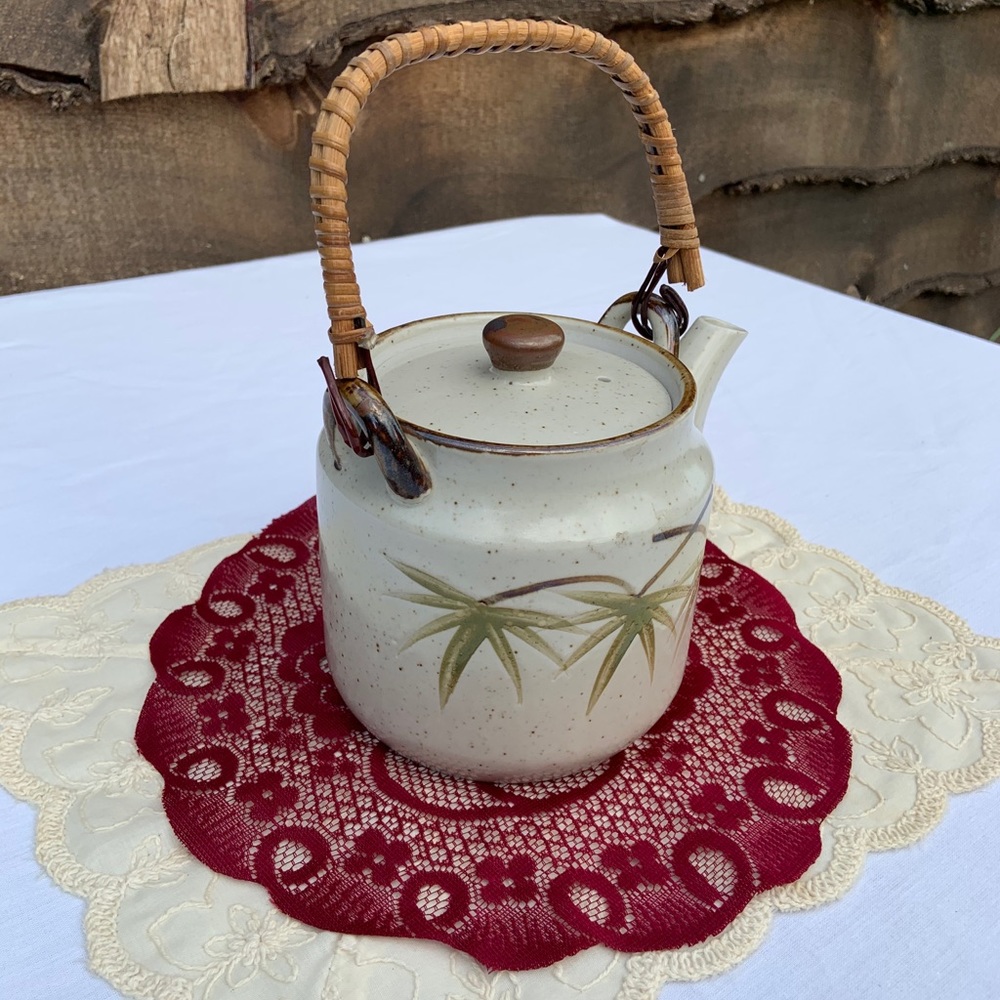 Bamboo Handled Teapot with inside Strainer